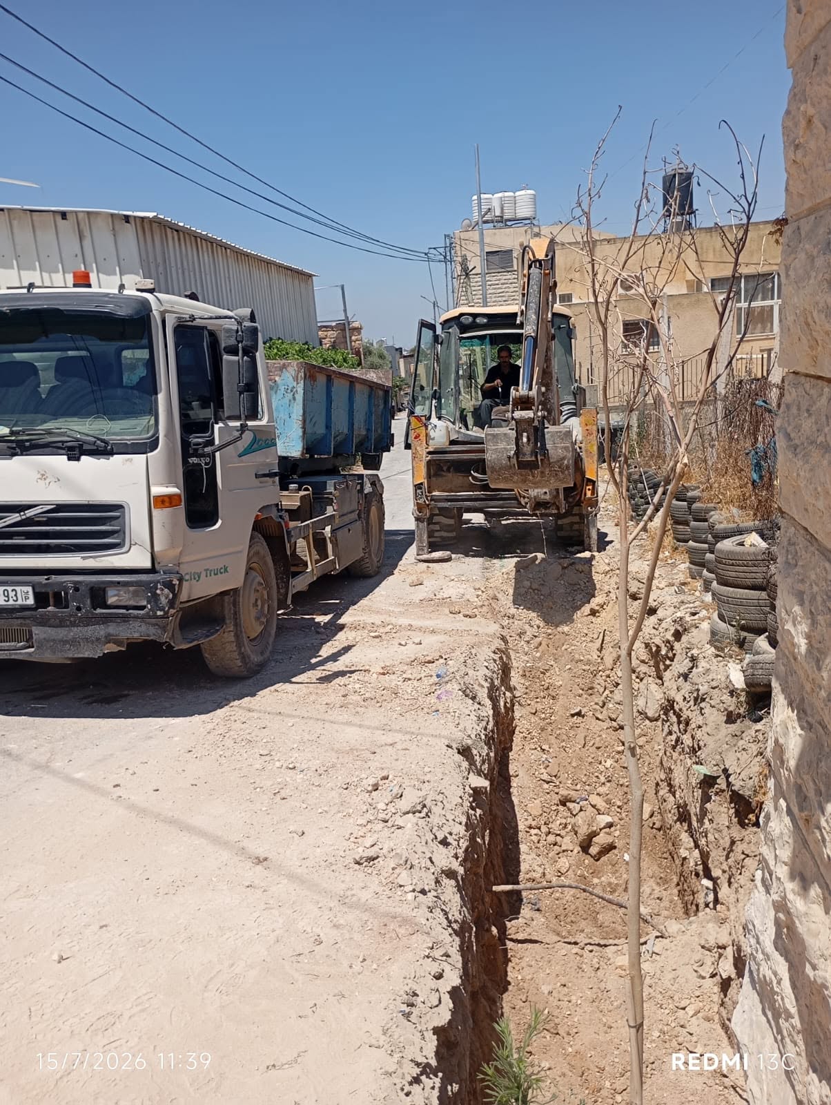 مشروع بناء جدران استنادية في بيت عور التحتا